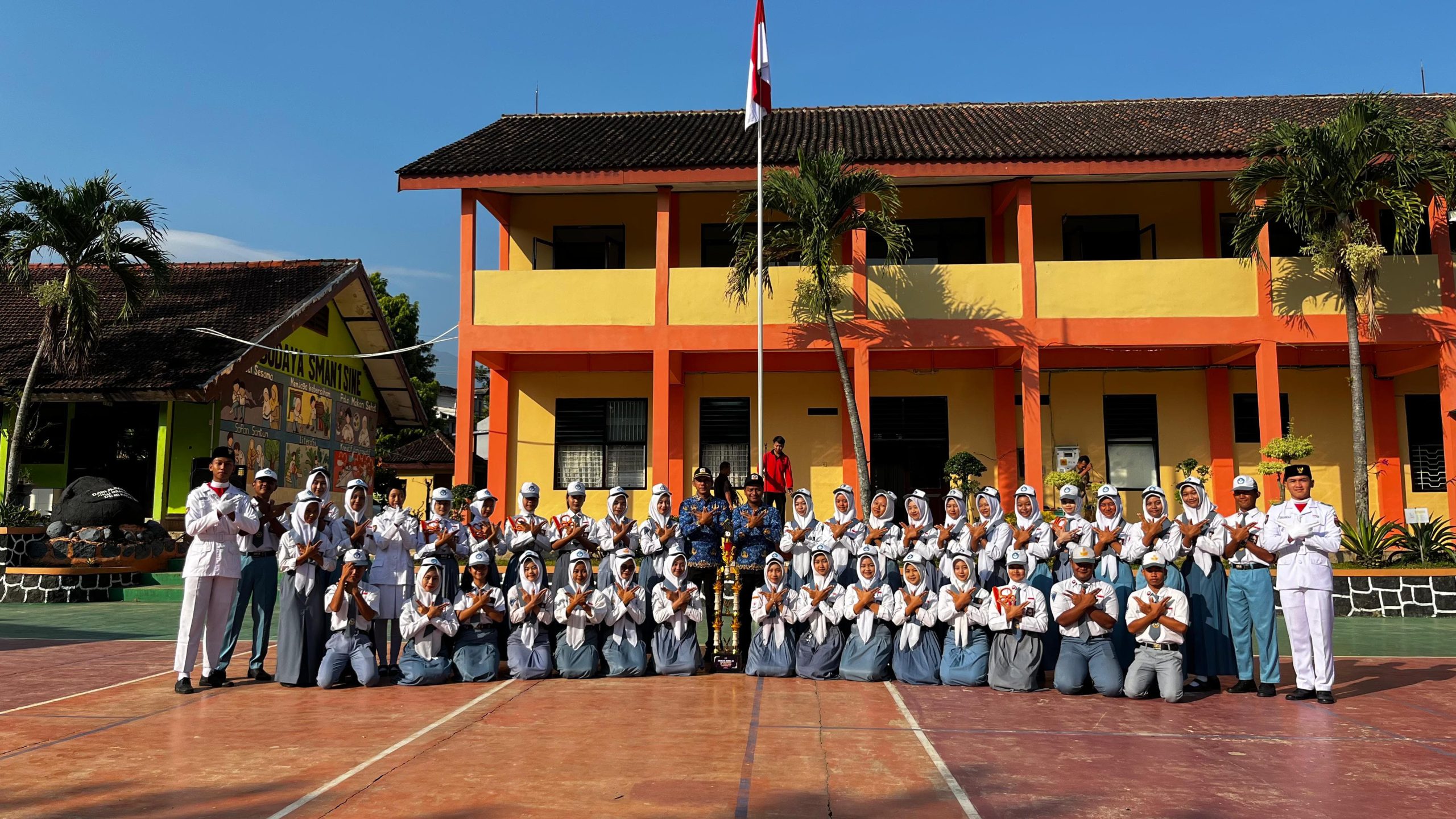 Pasko Wira Garuda SMA Negeri 1 Sine Raih Juara Bina 3 pada LKBB Cendrawasih 2026
